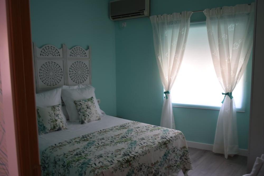 Apartamentos Coso De San Albin Merida Exterior photo
