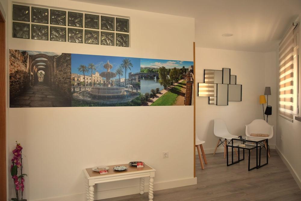 Apartamentos Coso De San Albin Merida Exterior photo