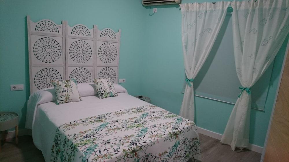 Apartamentos Coso De San Albin Merida Exterior photo